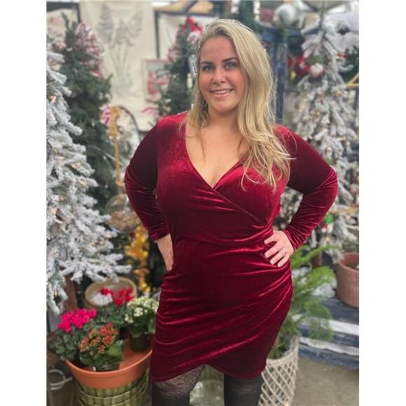 NWT Plus Size Red Velvet Long Sleeve Holiday Bodycon Dress, Soft Stretchy, Wrap - Picture 3 of 6